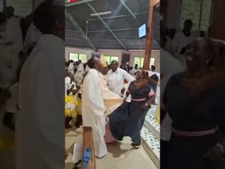 Catholic lady claps back at priest saying "he needs to do better"