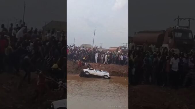 Three Dead, Five Rescued After Bus Plunges into River