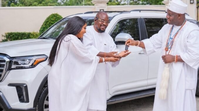 Ooni of Ife honours Baba Ijesha with car and title