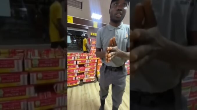 Lady Confronts Market Women Over Skirt-Shaming
