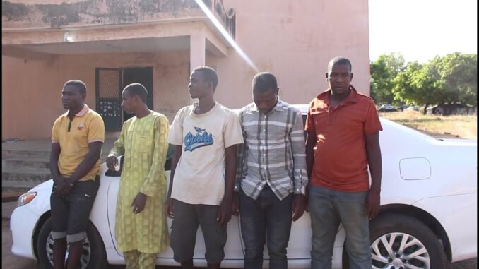 Suspected Phone Thieves Kill Police Inspector's Wife