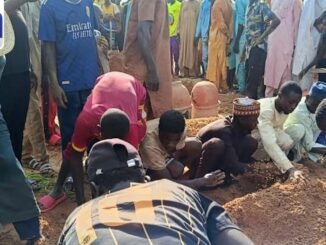 Mother, kids die in crash